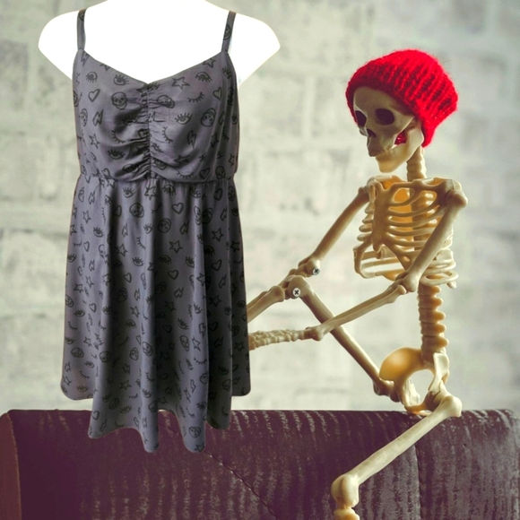 TORRID Plus Size Black & Gray Challis Skull Mini Skater Dress 2X - Picture 1 of 16